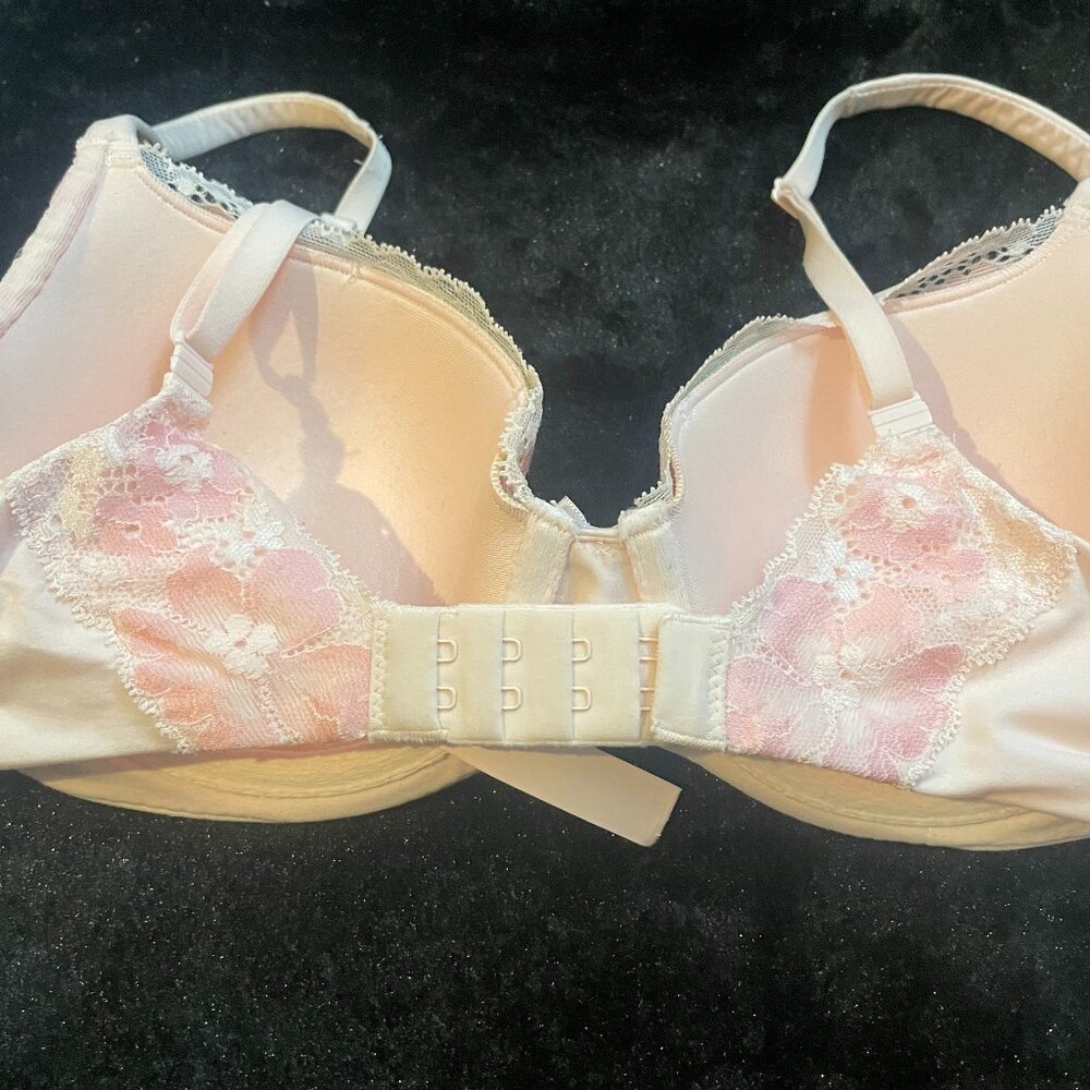 Victoria's Secret "Body by Victoria" Collection - Picture 9 of 13